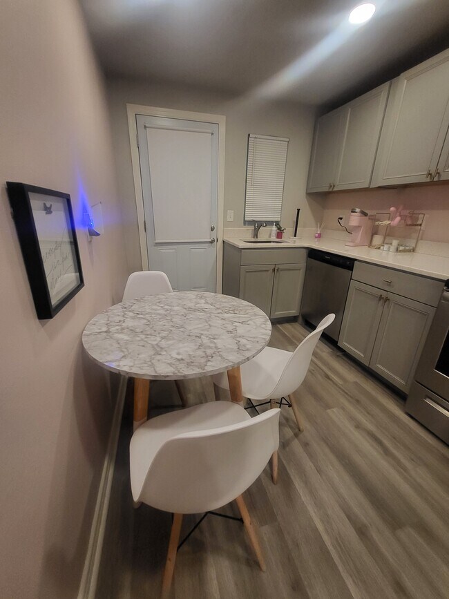 Building Photo - 3520 Post St