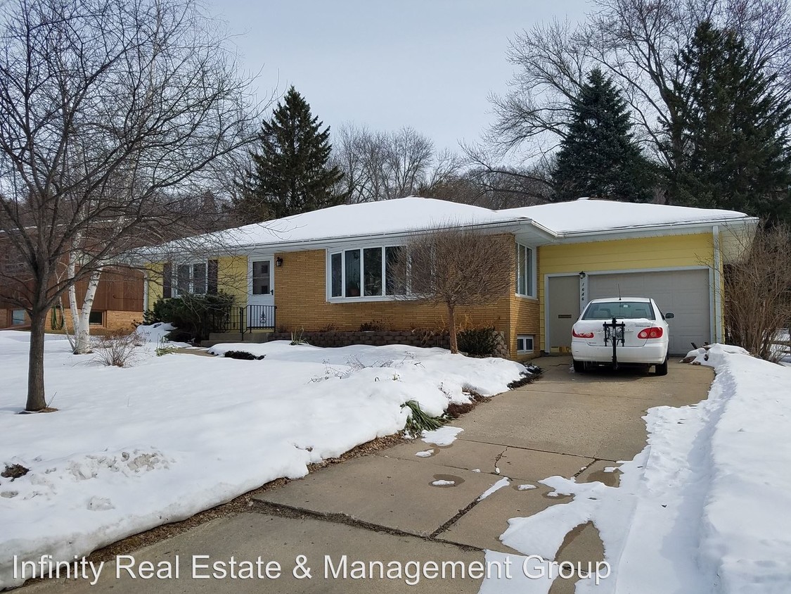 Foto principal - 1646 7 1/2 Ave NE
