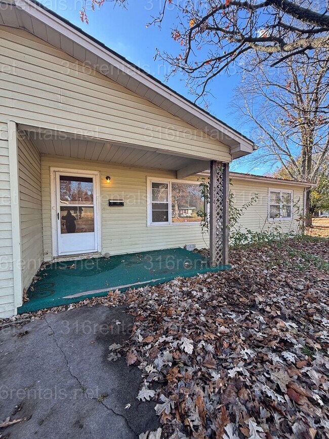 Foto del edificio - $1,100 - 3 bedroom 1 bathroom - Single Family Home