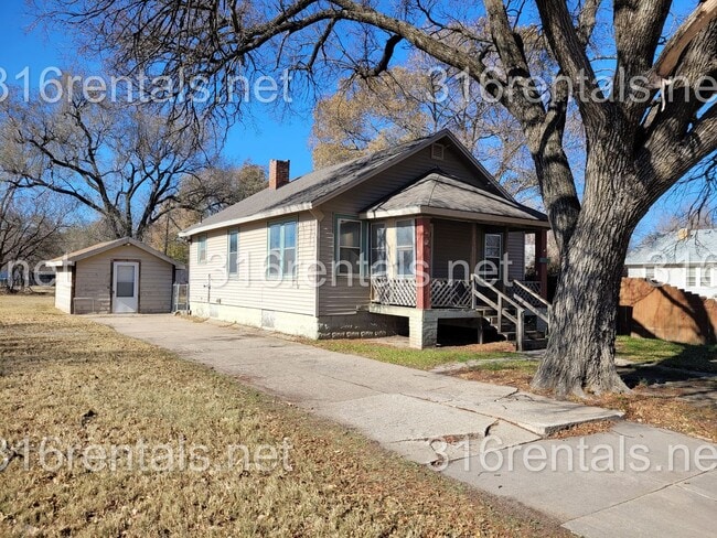 Building Photo - 1337 S Fern St