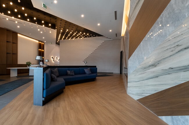 Building Photo - 1037 The Queensway