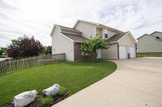 Building Photo - 1401 Bodie Dr