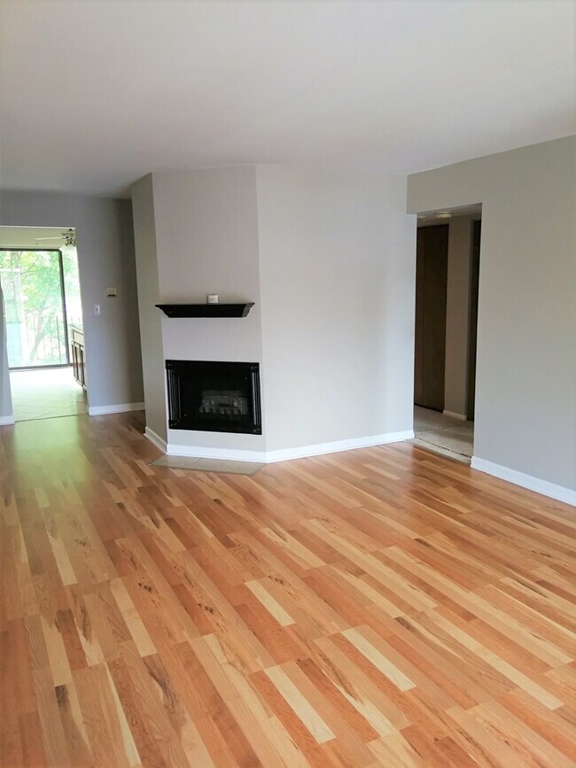 Foto del edificio - 1746 S Washington St