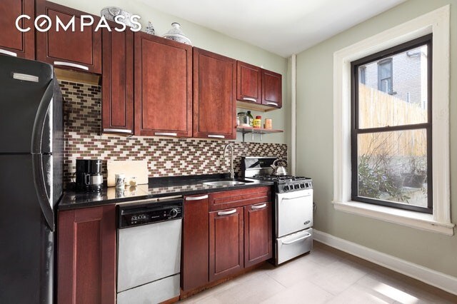 Foto del edificio - 394 Lincoln Pl