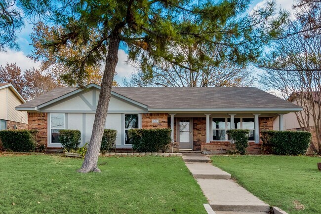 Building Photo - Adorable 3 bedroom home with tons of updates!