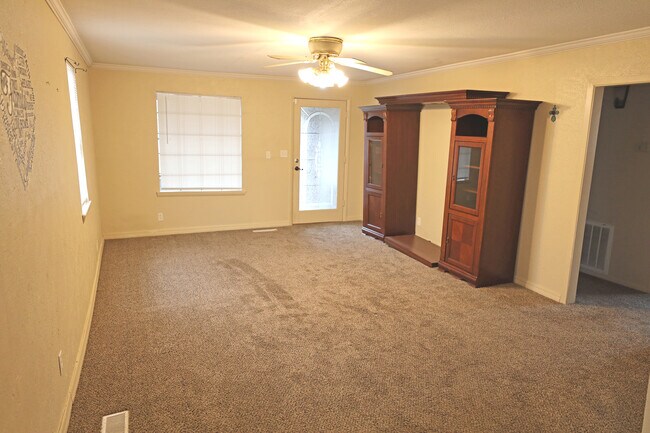 Foto del edificio - 718 E Madison Ave