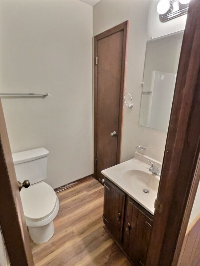 Foto del edificio - 1113 Hickory Dr