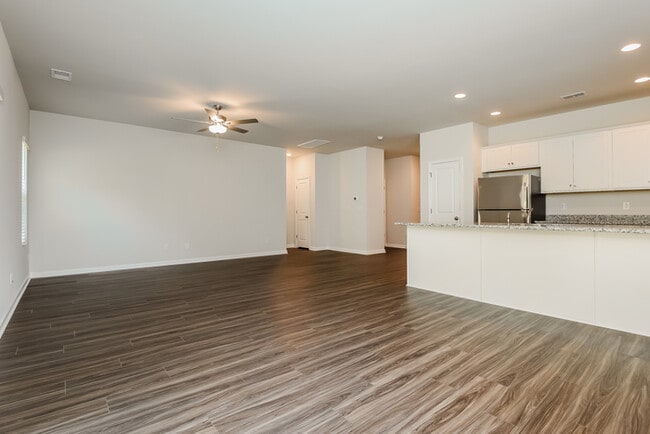 Building Photo - 257 Clydesdale Cir