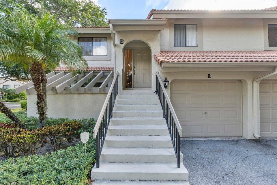 Foto principal - 5720 Coach House Cir