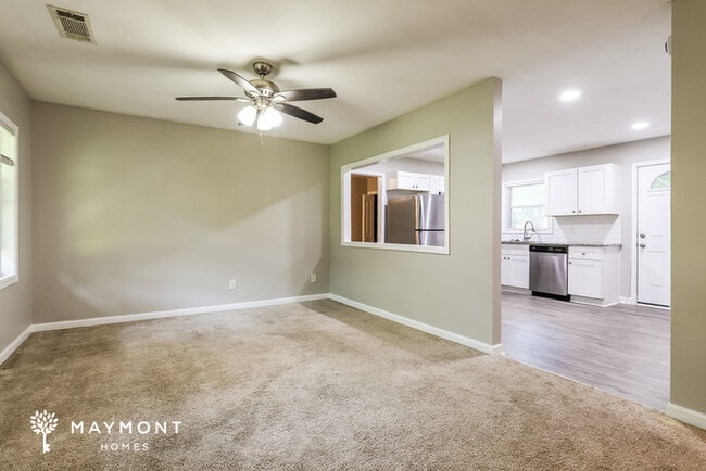 Building Photo - 629 Roxbury Dr