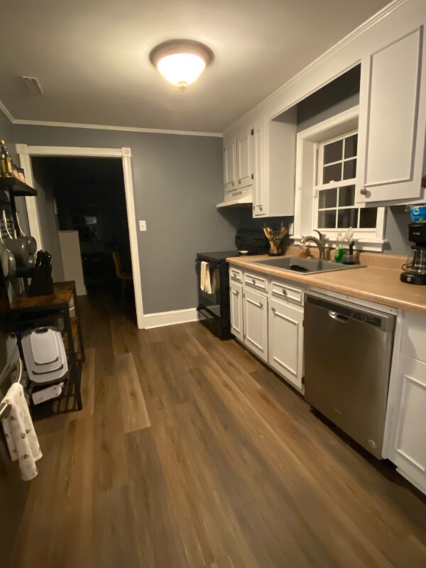 Building Photo - 5075 Chateau Ave
