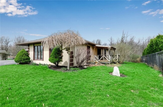 Building Photo - 9400 Wehrle Dr