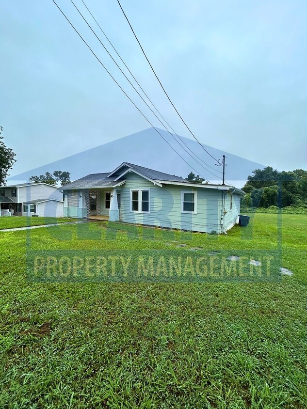 Three bedroom home in Chattanooga! - Three bedroom home in Chattanooga!