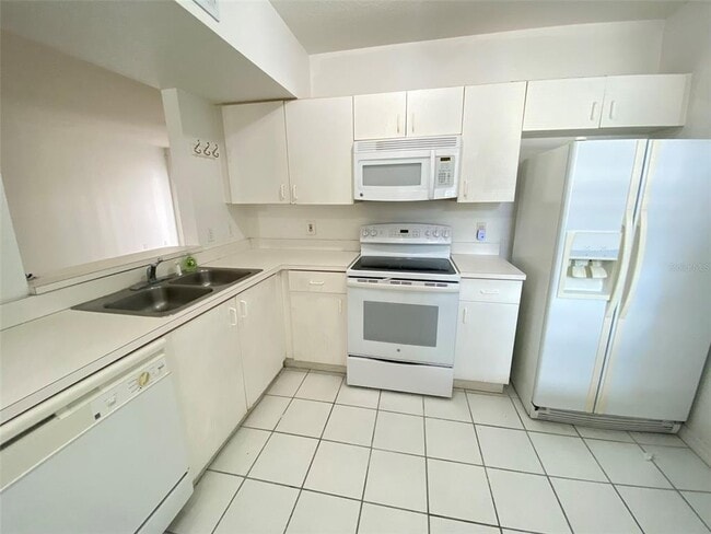 Building Photo - 495 Las Cortes Ln