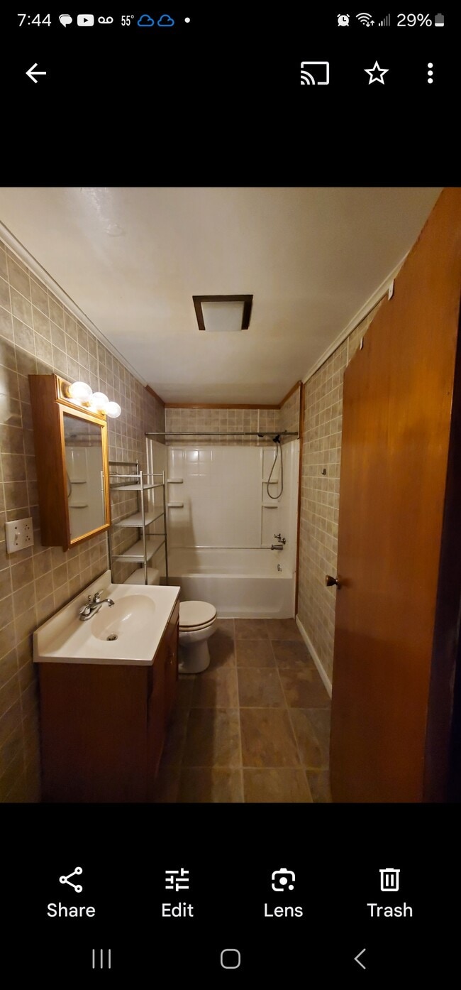 Building Photo - 300 Painter St