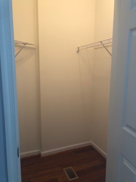 Foto del edificio - 2110 Highcourt Ln