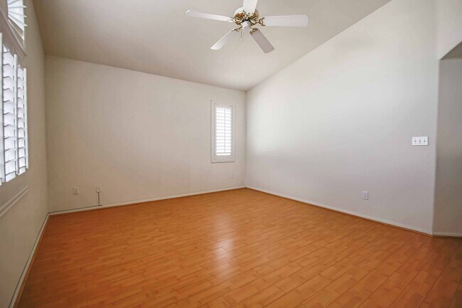 Foto del edificio - Beautiful 4 Bedroom home FOR RENT!