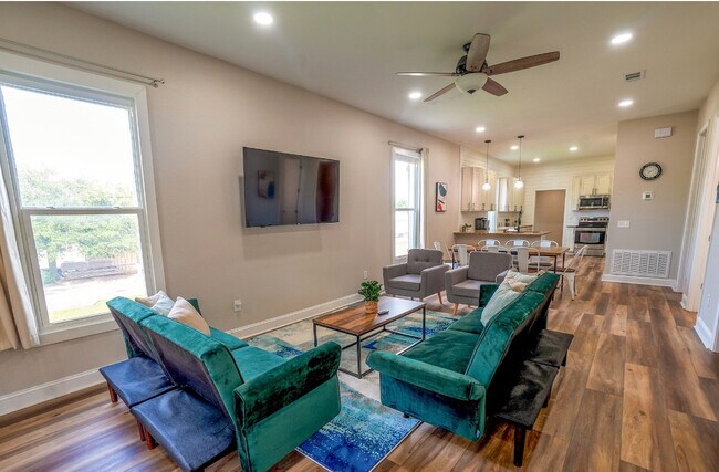 Foto del edificio - 23 E Brainerd St