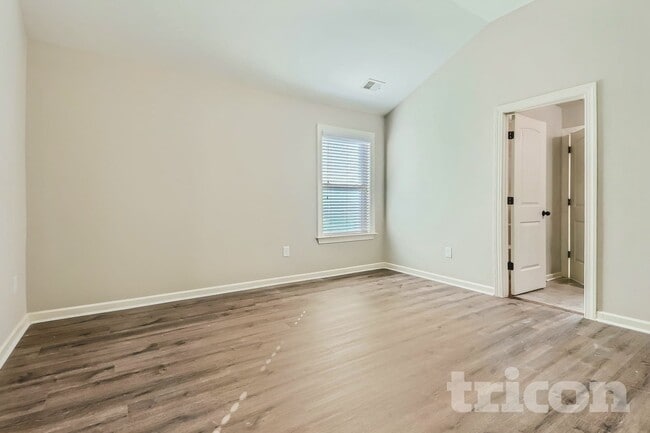 Building Photo - 273 Enfield Ln