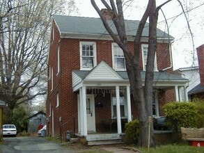 Building Photo - 1305 Gordon Ave