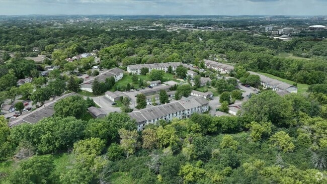  - Seven Oaks Apartments