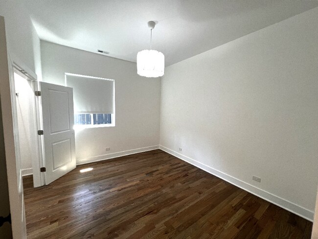 Building Photo - 3655 S Indiana Ave