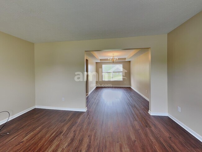 Foto del edificio - 1958 Peach Blossom Ln