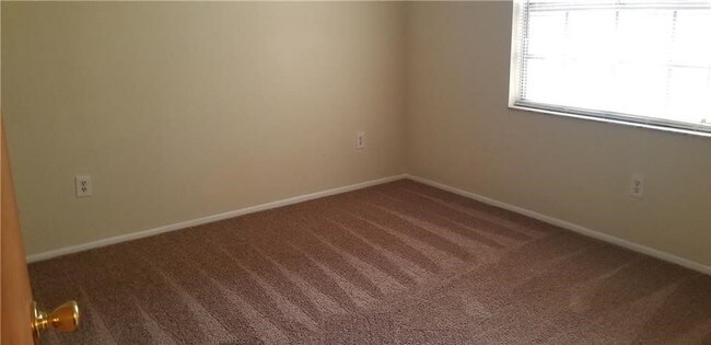 Building Photo - Splendid 2 Bedroom 2 Bath Duplex