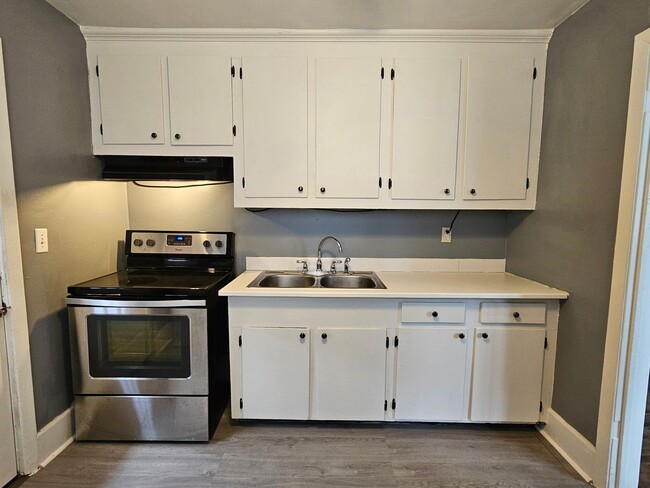 Building Photo - Hickory9451