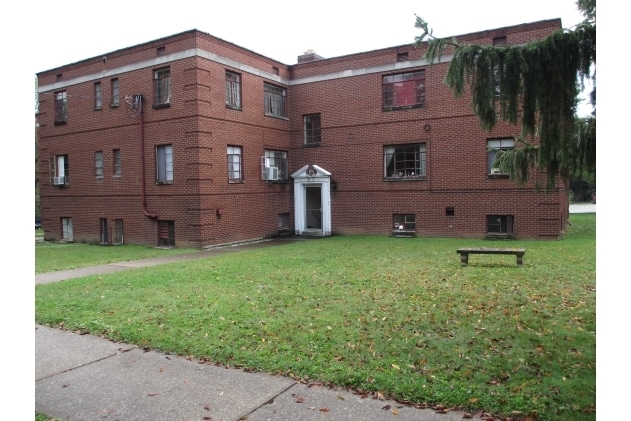 Primary Photo - Chestnut Hill Apartments