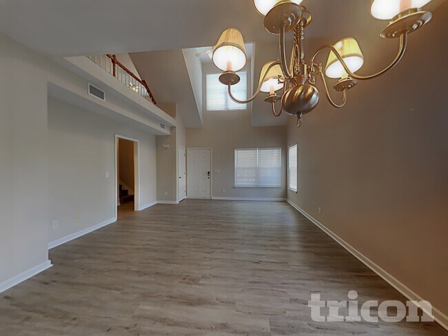 Foto del edificio - 142 Lyndhurst Dr