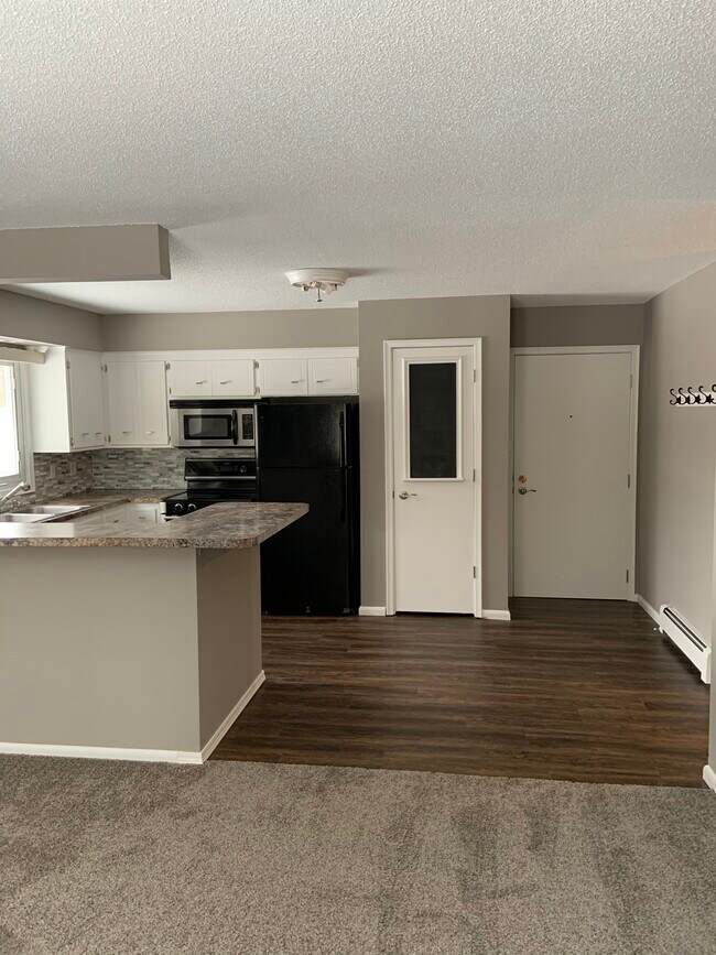 Building Photo - 4789 Tacoma Cir SE