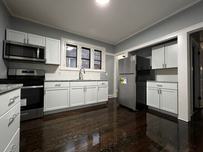 Foto del edificio - 8139 S Merrill Ave