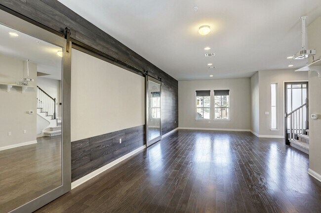 Building Photo - 2923 Zach Scott St