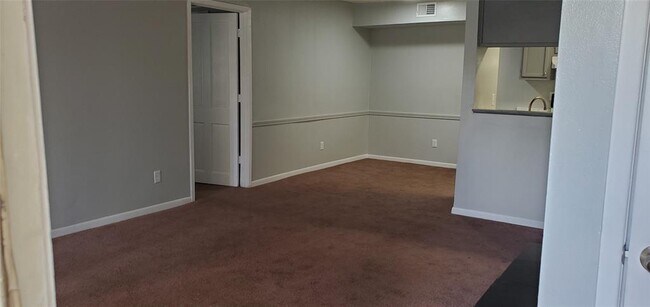 Foto del edificio - 17331 Red Oak Dr