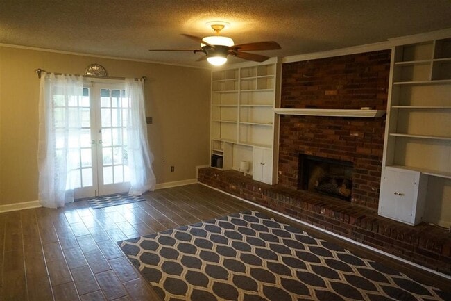 Building Photo - 1218 Simmonsridge Dr