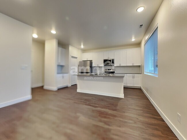 Building Photo - 7919 Verona Loop SW