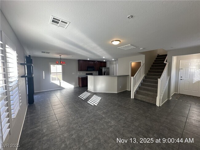 Foto del edificio - 179 Desert Pond Ave