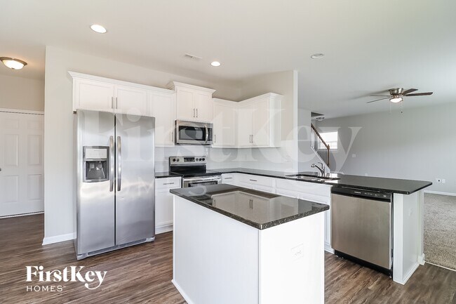 Building Photo - 43 S Great White Way