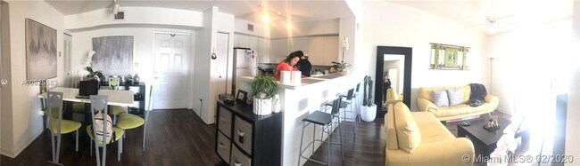 Foto del edificio - 4460 NW 107th Ave