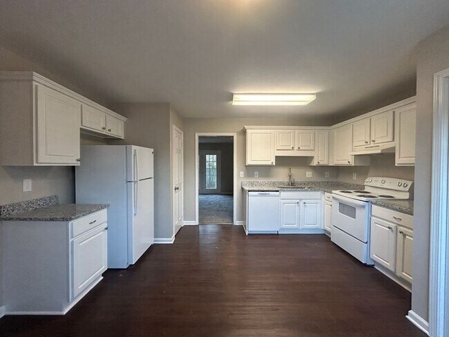 Foto del edificio - 128 Rocky Ridge Dr