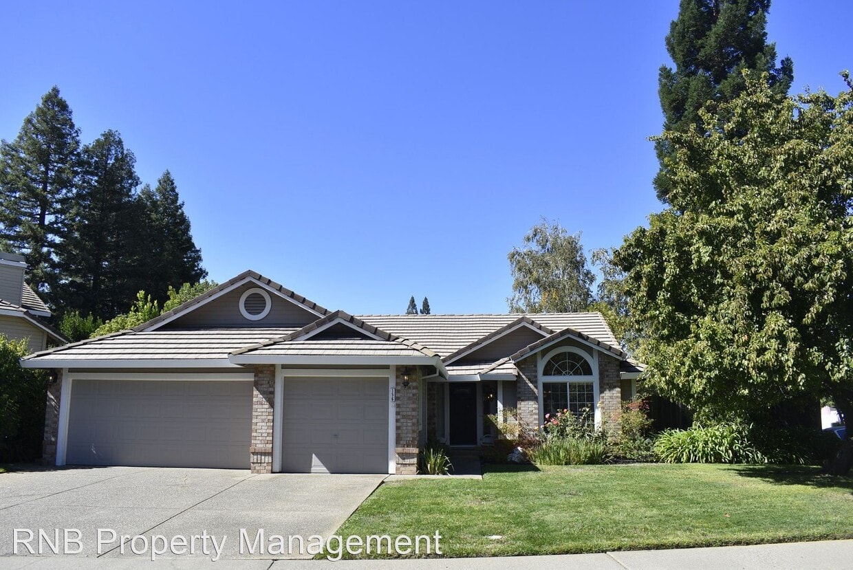 Primary Photo - 4 br, 2 bath House - 156 Dulverton Circle