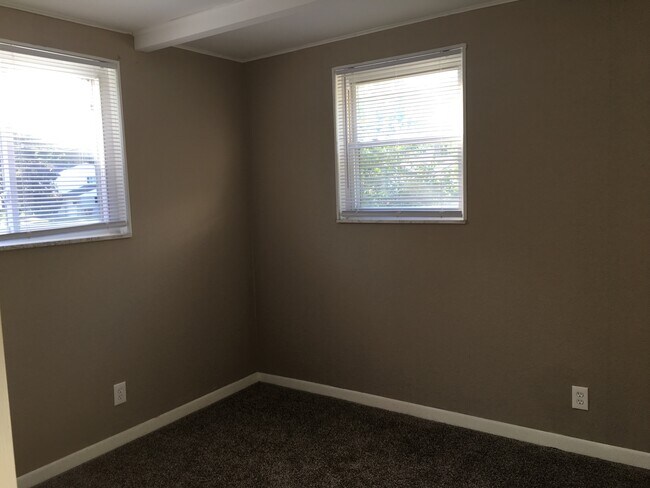 Building Photo - 3036 Aries Ct