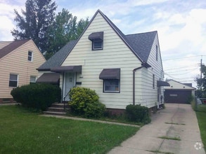 Building Photo - 12817 Oakview Blvd