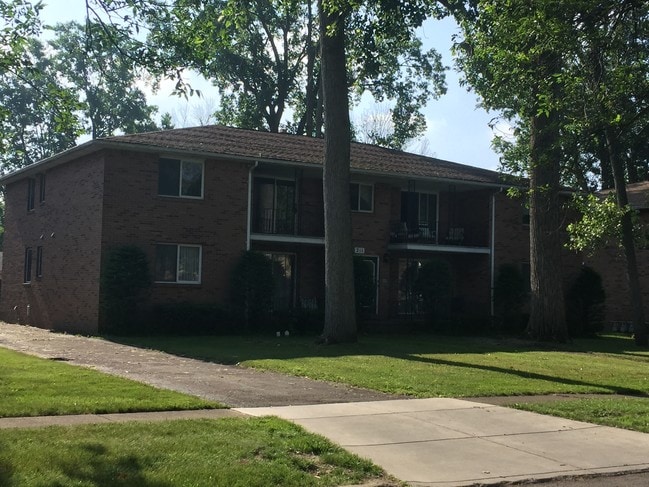 Street View - 211 Denrose Dr