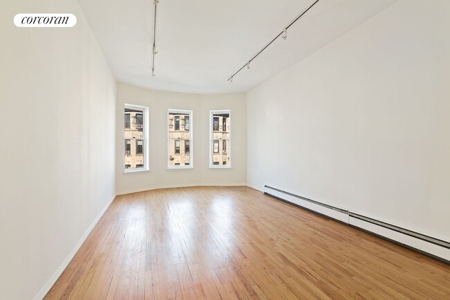 Foto del edificio - 201 St James Pl