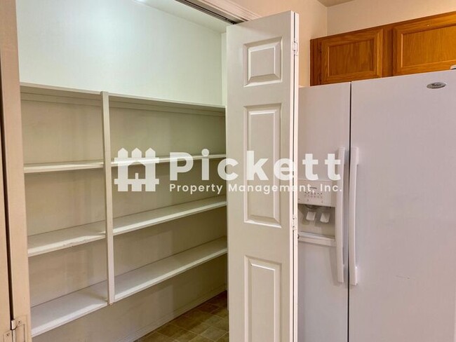 Building Photo - 2844 Fircrest Dr SE