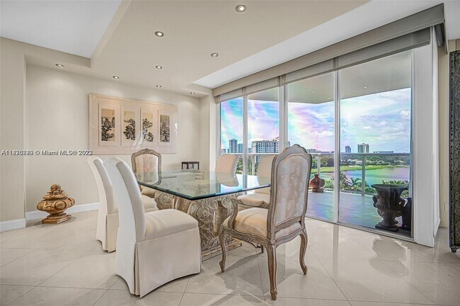Foto del edificio - 20281 E Country Club Dr