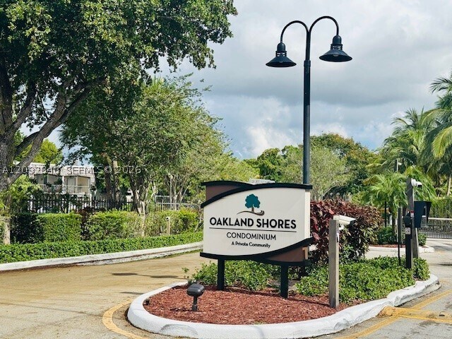 Foto del edificio - 3105 Oakland Shores Dr