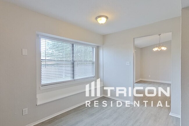 Foto del edificio - 7940 Bermejo Rd